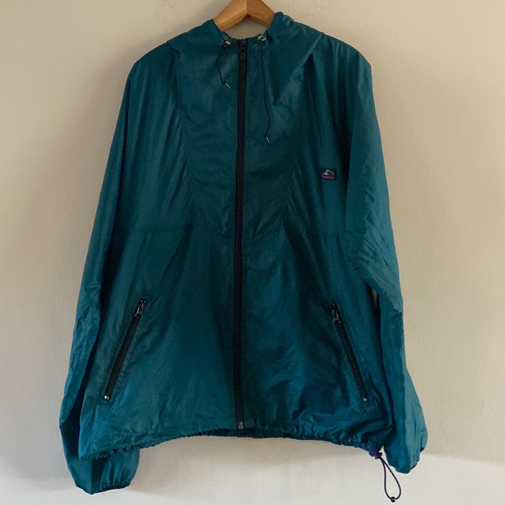 Vintage Men’s Helly Hansen Green Packable Raincoat Hiking Camping Size MEDIUM